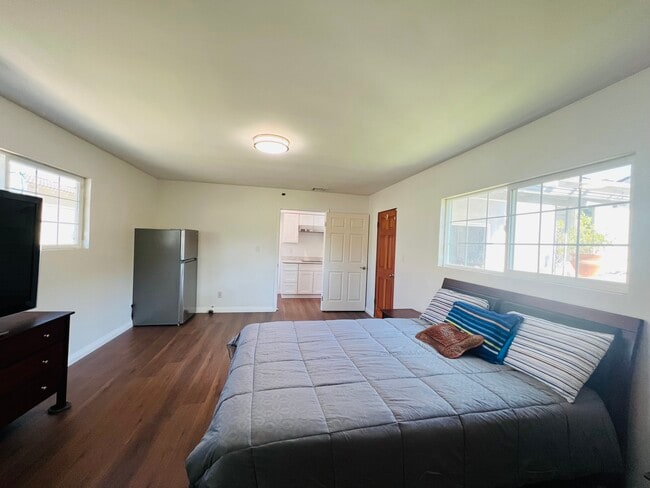Foto del edificio - 1537 Deerhaven Dr