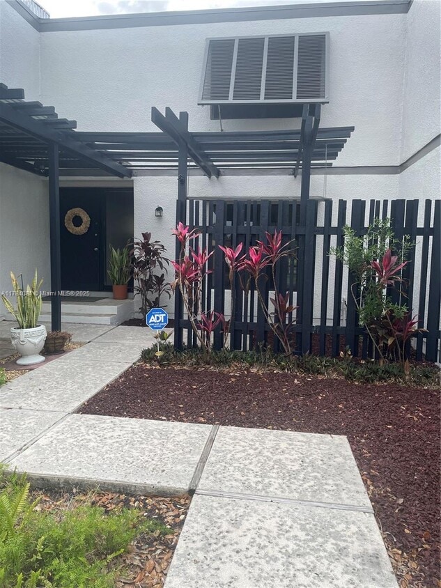 Primary Photo - 1660 W Golfview Dr