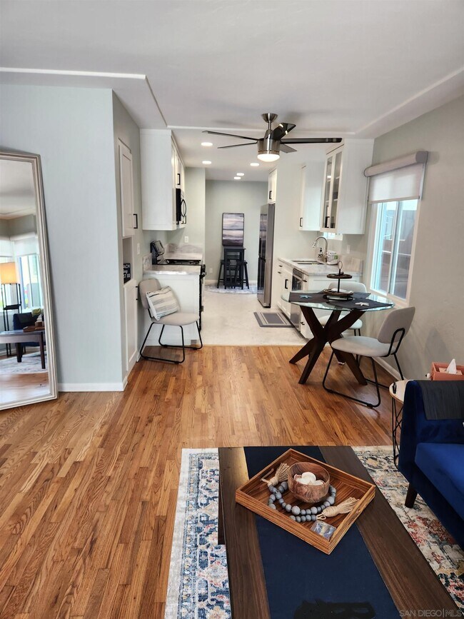 Foto del edificio - 720 Coronado Ct