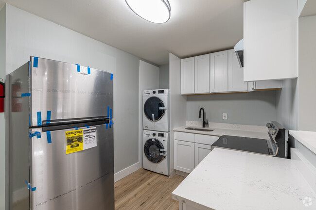 1 BR, 1 BA - 625SF - Kitchen - Cornell Manor Apartments