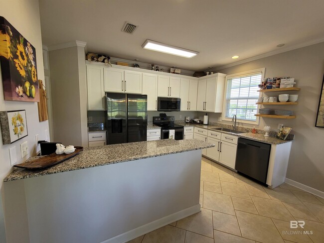 Building Photo - 604 Pinehurst Point