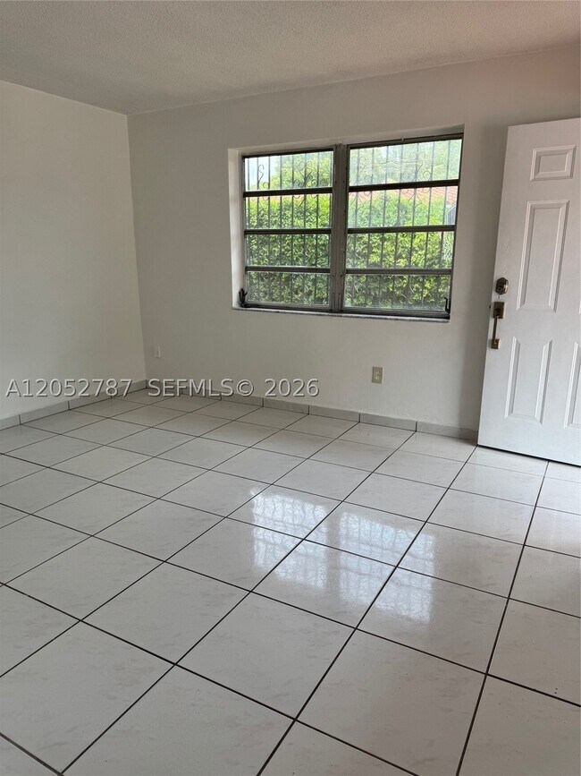 Foto del edificio - 3621 SW 12th St
