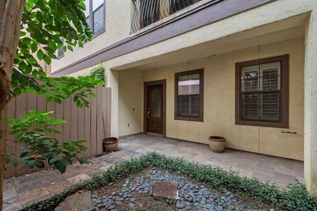 Foto del edificio - 3943 Gibson St