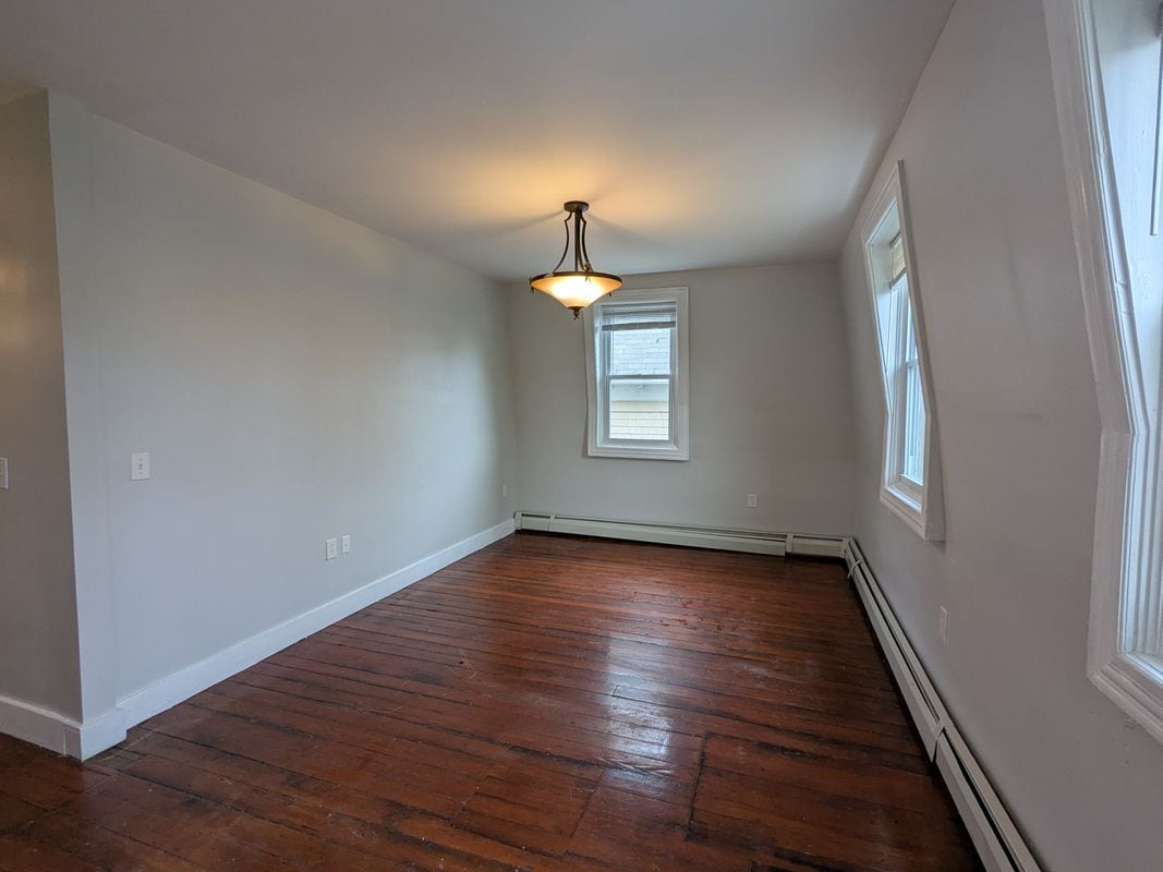 Primary Photo - 29 Brighton St