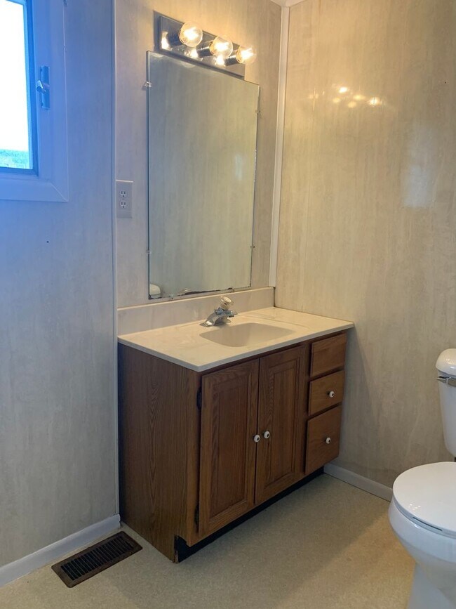 Foto del edificio - 2 bedroom home for rent