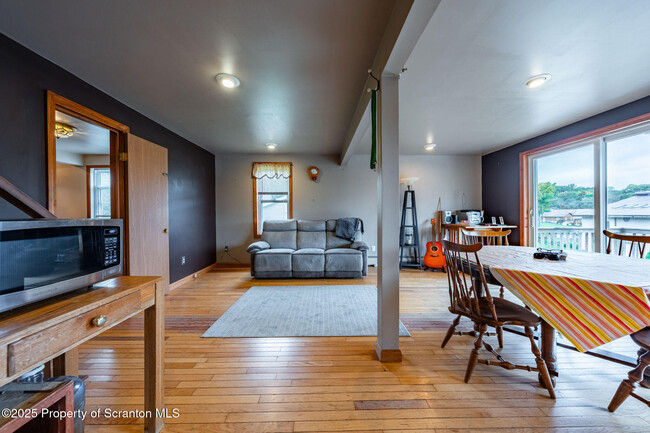 Foto del edificio - 120 Evergreen Ln