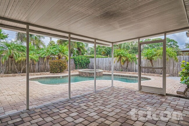 Foto del edificio - 3817 19th Ave N