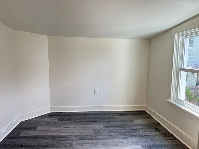Foto del edificio - FULLY RENOVATED TOP TO BOTTOM!