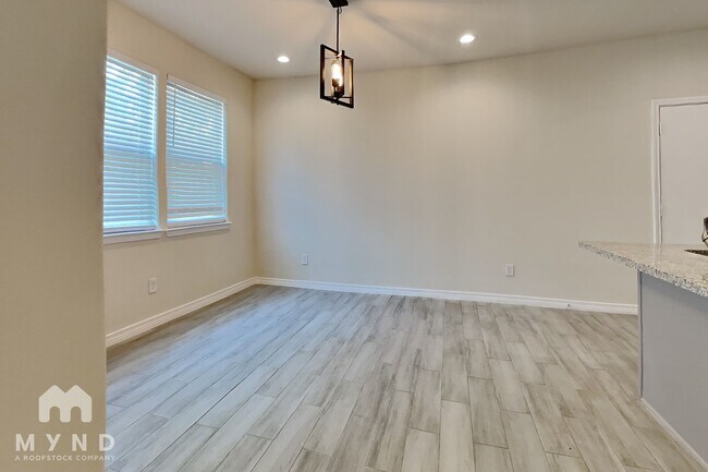 Foto del edificio - 7813 Hanna St