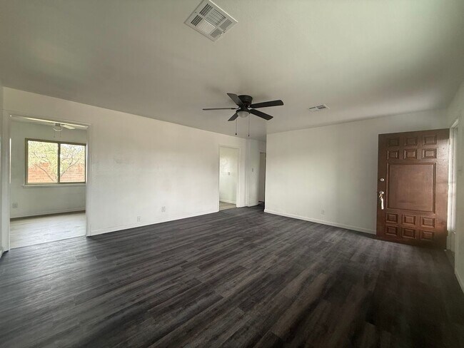Building Photo - 1309 Jackson Ave