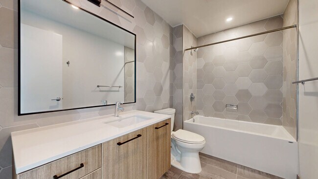 Interior Photo - Broadridge