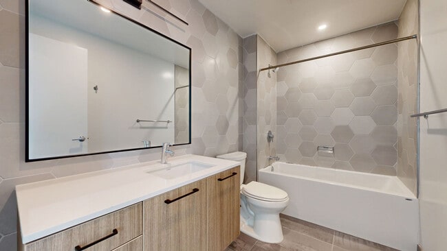 Interior Photo - Broadridge