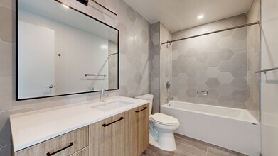 Interior Photo - Broadridge