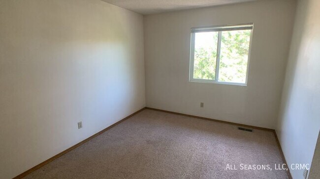 Foto del edificio - 6632 Proud Eagle Court