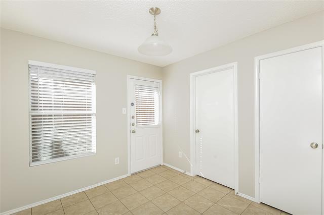 Building Photo - 705 Langford Dr