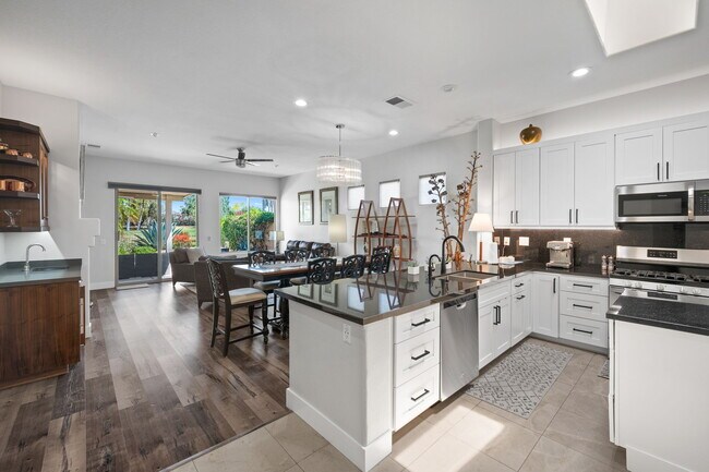 Building Photo - 105 Kavenish Dr