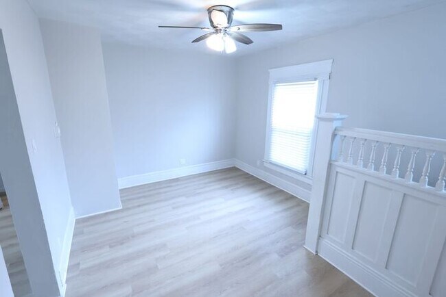 Foto del edificio - 686 East Ave