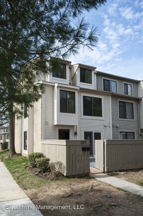 Foto principal - 4 br, 2.5 bath House - 9271 Chadburn Place