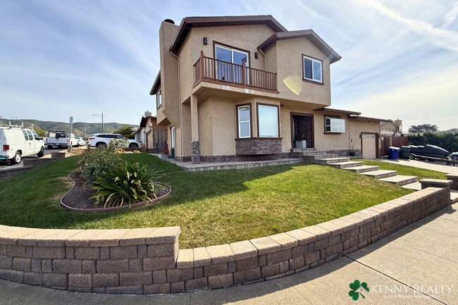 Foto del edificio - Beautifully Remodeled 4 Bed Home with Loft + Prime Location