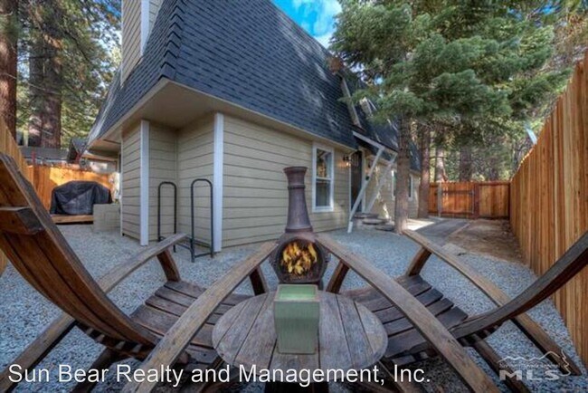 Foto del edificio - 4 br, 2 bath House - 933 Harold Dr.