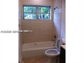 Foto del edificio - 1231 NW 190th St