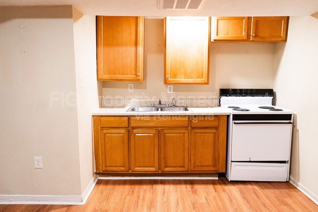 Building Photo - 121 Pruett Pl