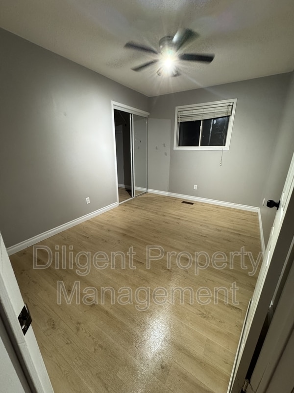Building Photo - 1537 Ravenwood Dr