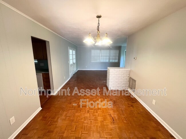 Building Photo - 3230 Greenholly Dr W