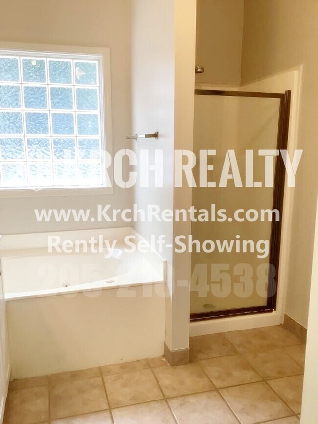 Foto del edificio - Beautiful 4 bedroom, 3 bathroom home!