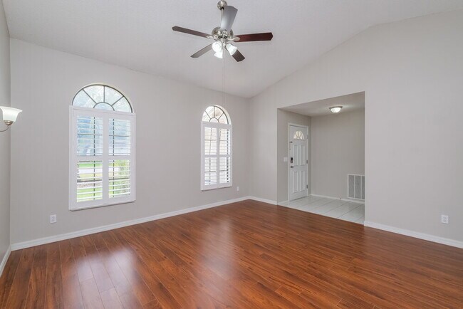 Building Photo - 4457 Plumosa St