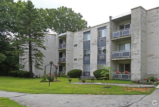 Building Photo - Regency Square