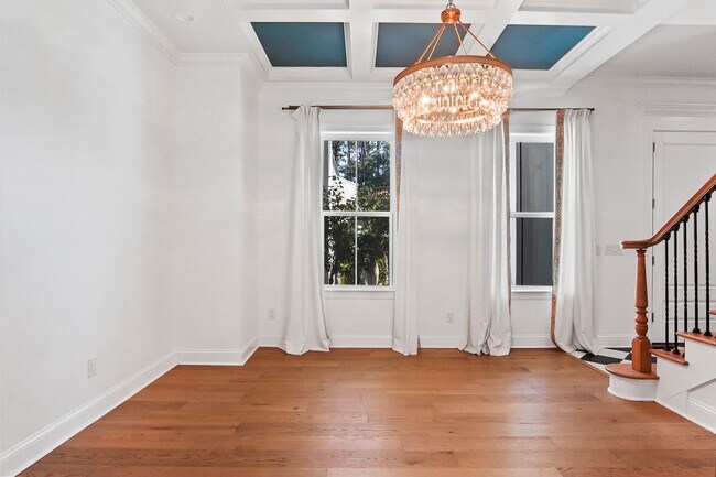 Foto del edificio - Pool/ Waterfront/ Custom Home in Waterways!