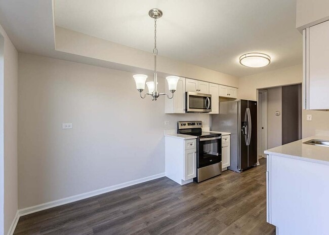 Building Photo - 222 Main St