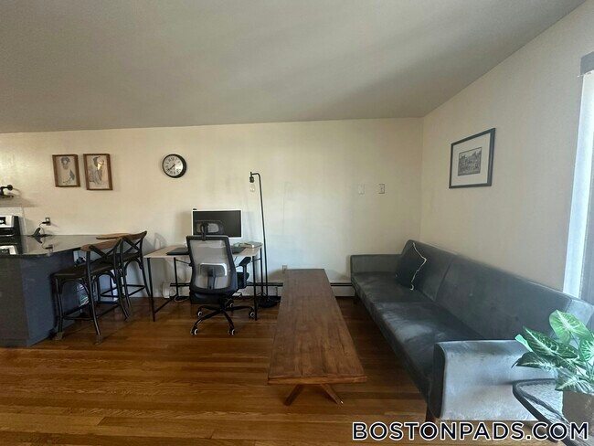 Building Photo - 121 Tremont St