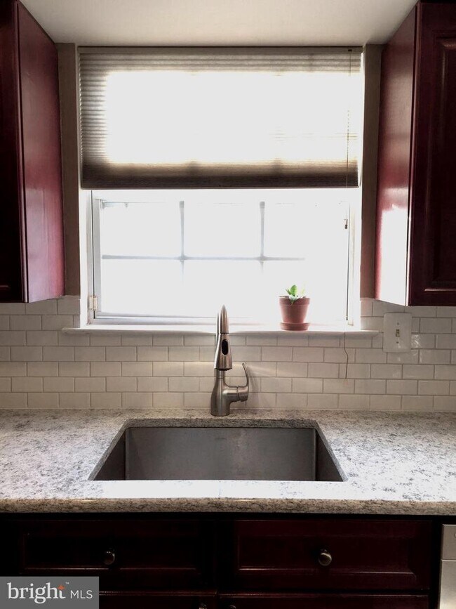 Foto del edificio - 5409 Rinker Cir