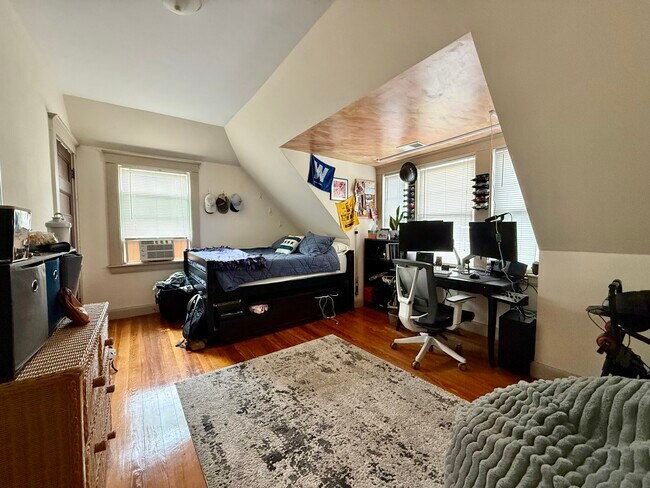 Foto del edificio - 58 Englewood Ave