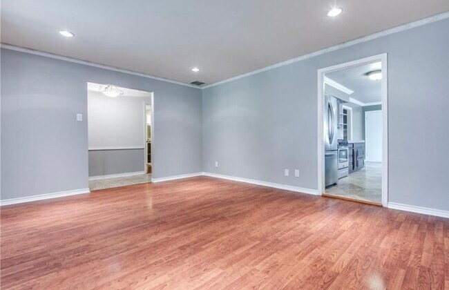 Building Photo - 7960 La Cosa Dr