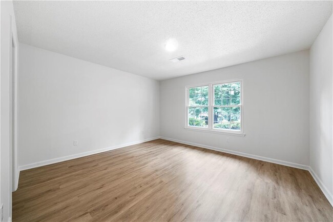 Building Photo - 374 Leisure Ct