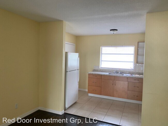 Foto del edificio - 314-320 W Howry Ave