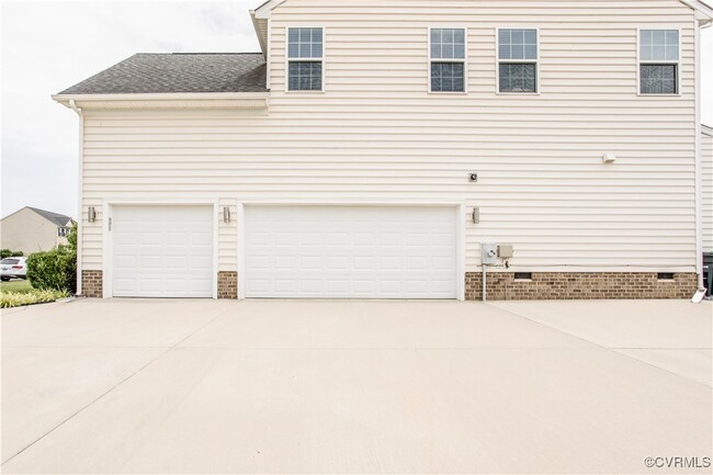Building Photo - 12100 Rotunda Ln