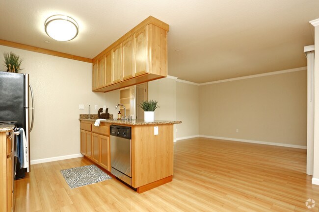 2HAB,2BA -1,000 ft² - Magnolia Grove Condominiums