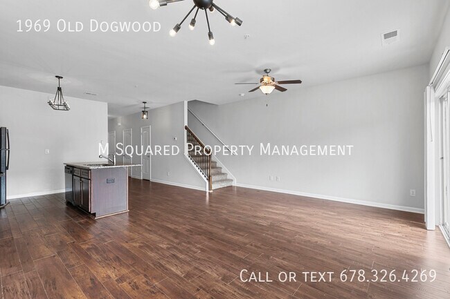 Building Photo - 1969 Old Dogwood