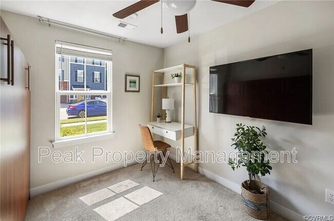 Building Photo - 348 Crofton Village Terrace