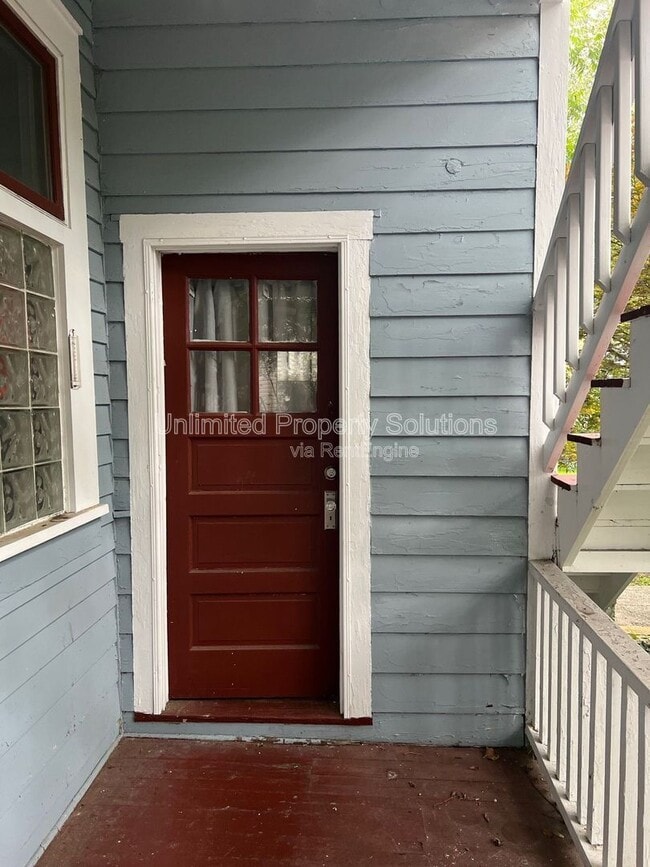 Building Photo - 419 S 3rd St