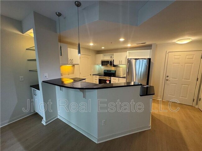 Foto del edificio - 390 17th St NW