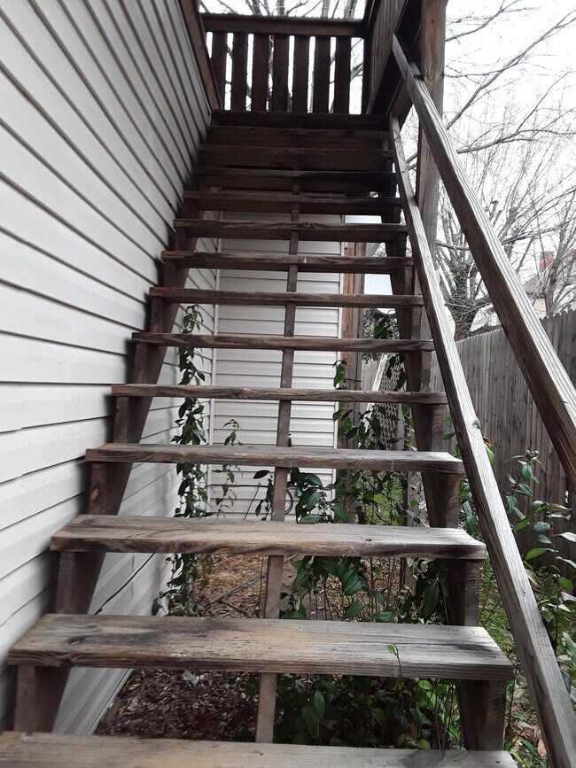 Entrance - 2 Elm Ave