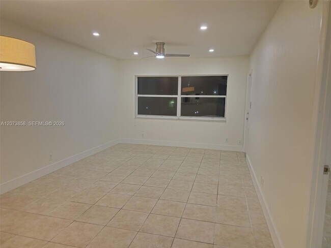 Foto del edificio - 4800 NW 35th St