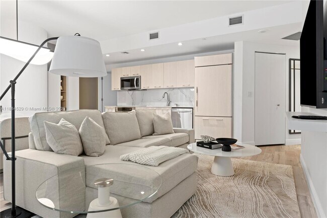 Foto del edificio - 45 SW 9th St