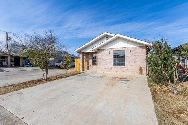Building Photo - 604 Gage Loop