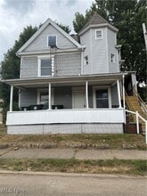 Building Photo - 825 7th St NW